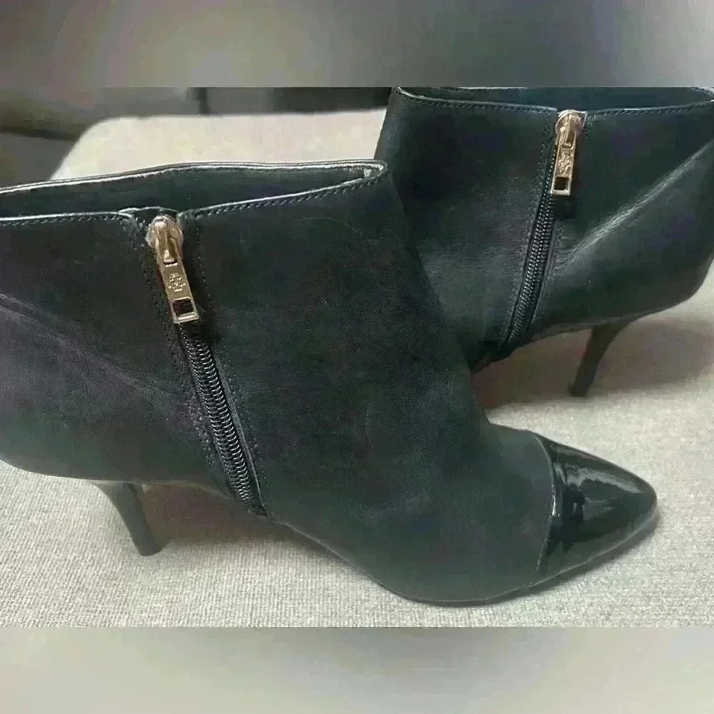 Ann Taylor Lacey Black Leather Cap Toe Ankle Boots Size 10M